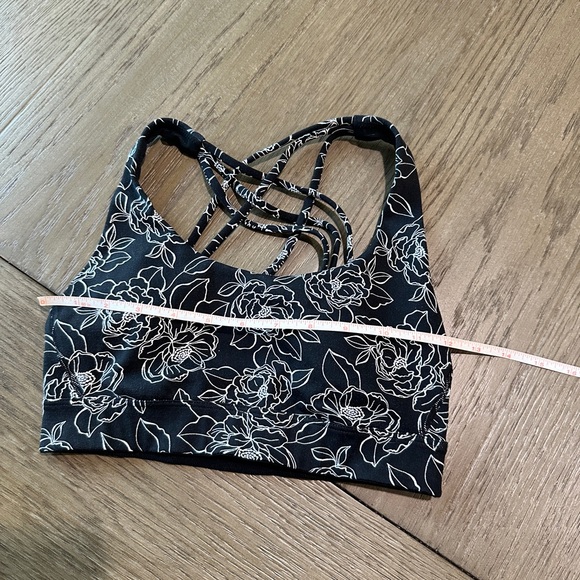 Bundle of 2 Victoria’s Secret Strappy Back Sports Bras Size XS - Picture 7 of 11